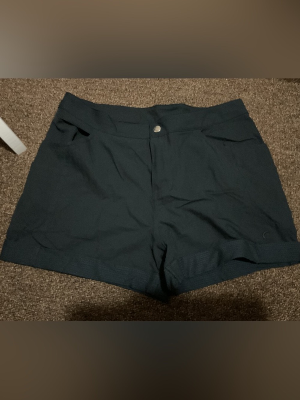 Zyia Active black cuffed shorts Medium